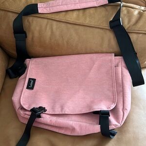 Loiee pink laptop bag